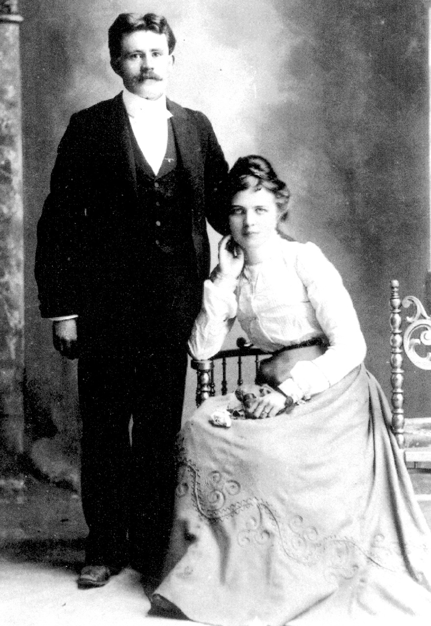 Portrait of Hiram and Daisy Barton (photo courtesy of El Dorado County Historical Museum photographic collection)