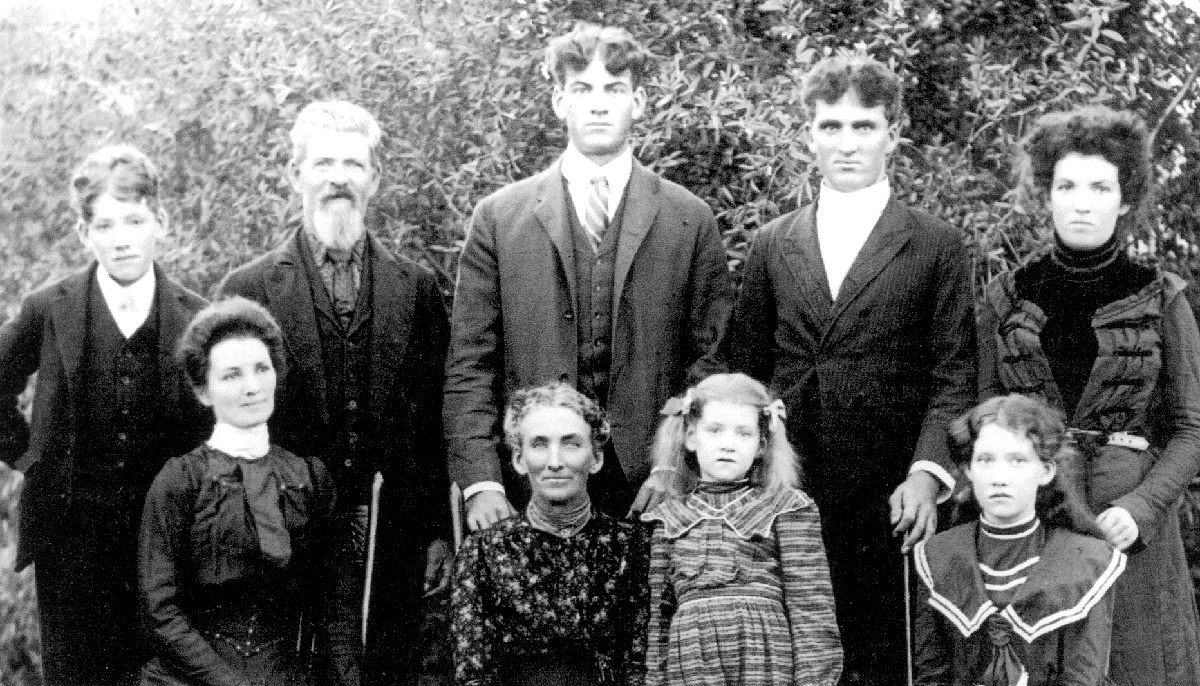Murphy family (photo courtesy of El Dorado County Historical Museum photographic collection)