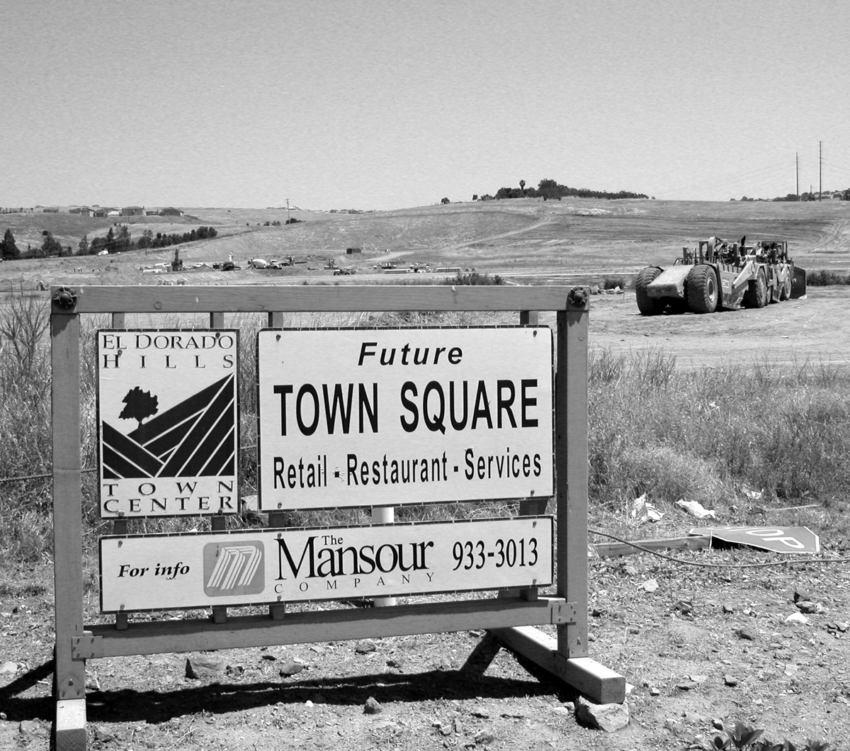 Start of construction of the EDH Town Center (2003, by the creators)